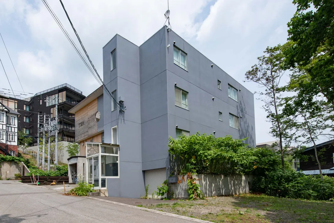 sakura-apt2-2280px-1.jpg